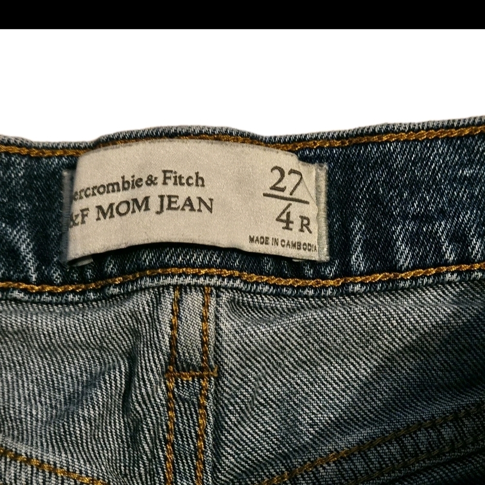Abercrombie & Fitch Women's Sz 27/4r Mom Jeans Distressed Raw Hem - Picture 4 of 4